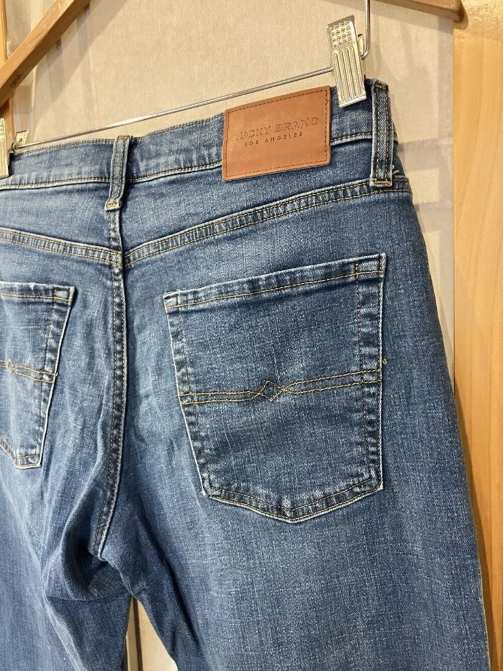 Lucky Brand 221 Straight Jeans Mens Size 32/30 (Actual 32/27) Blue Stretch Denim